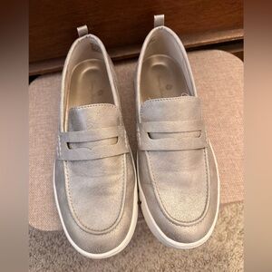 Tommy Bahama - Gold Metallic Loafers